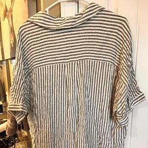 Max Studio button up, relaxed fit blouse